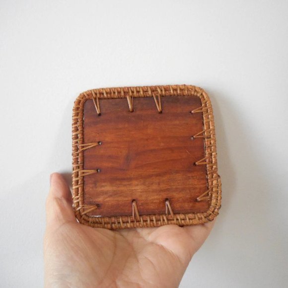 4pcs 3.5"X3.5" Woven Grass & Wood coasters set, 2 sided square coasters - Picture 3 of 6